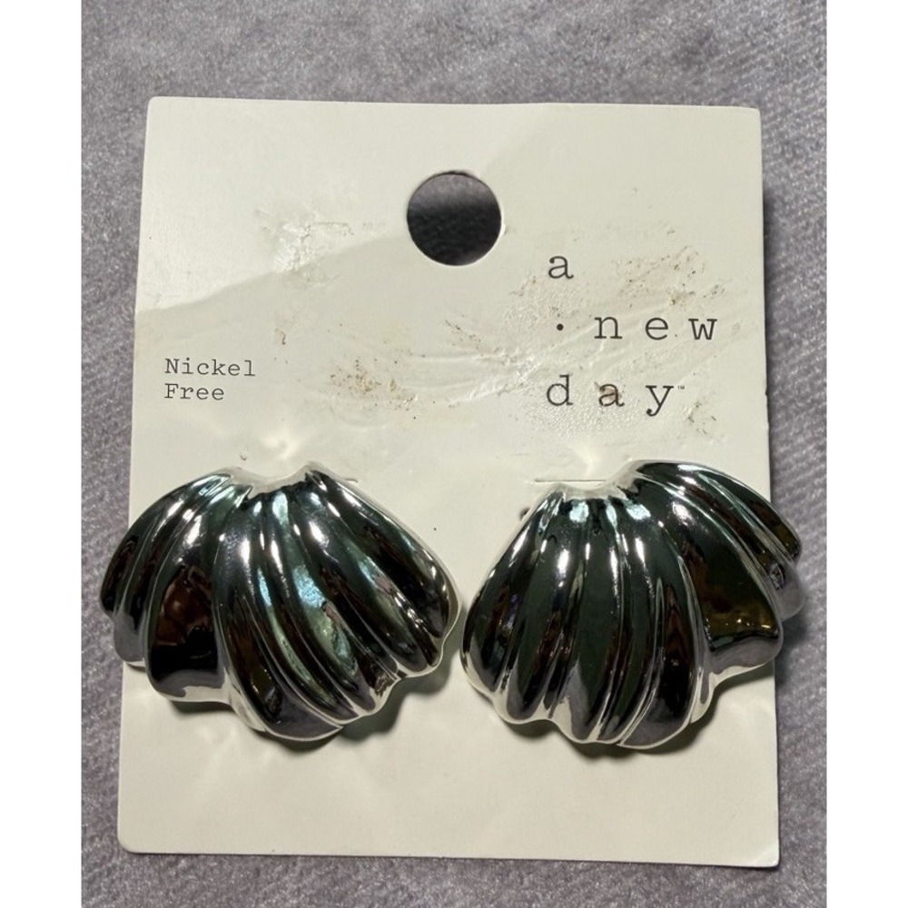 A New Day Silver Shell Stud Earrings Nickel Free NWT Statement Earrings